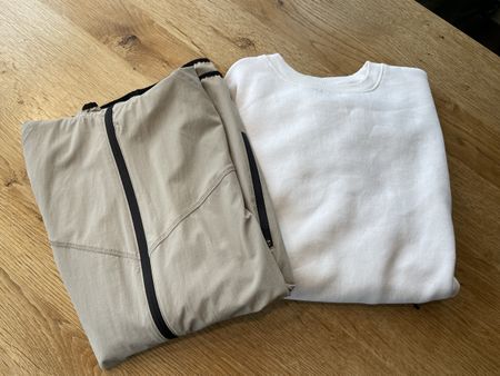 Kleiderpaket 2teilig Pulli und Windjacke Grösse M