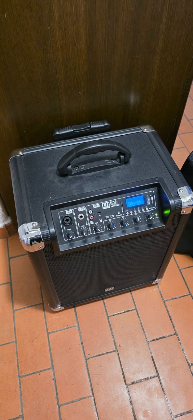 Lautsprecher: LD RJ10 Boom Box Lautsprecher Netz oder Akku – Gebraucht aus bern von Candres