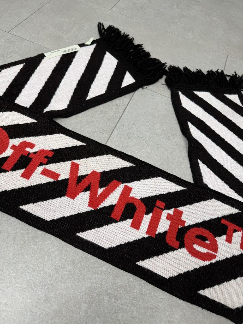 Off-White Foulard & Sciarpe: Off-White Scarf – Usato da Biel/Bienne venduto da sami0788480082 1