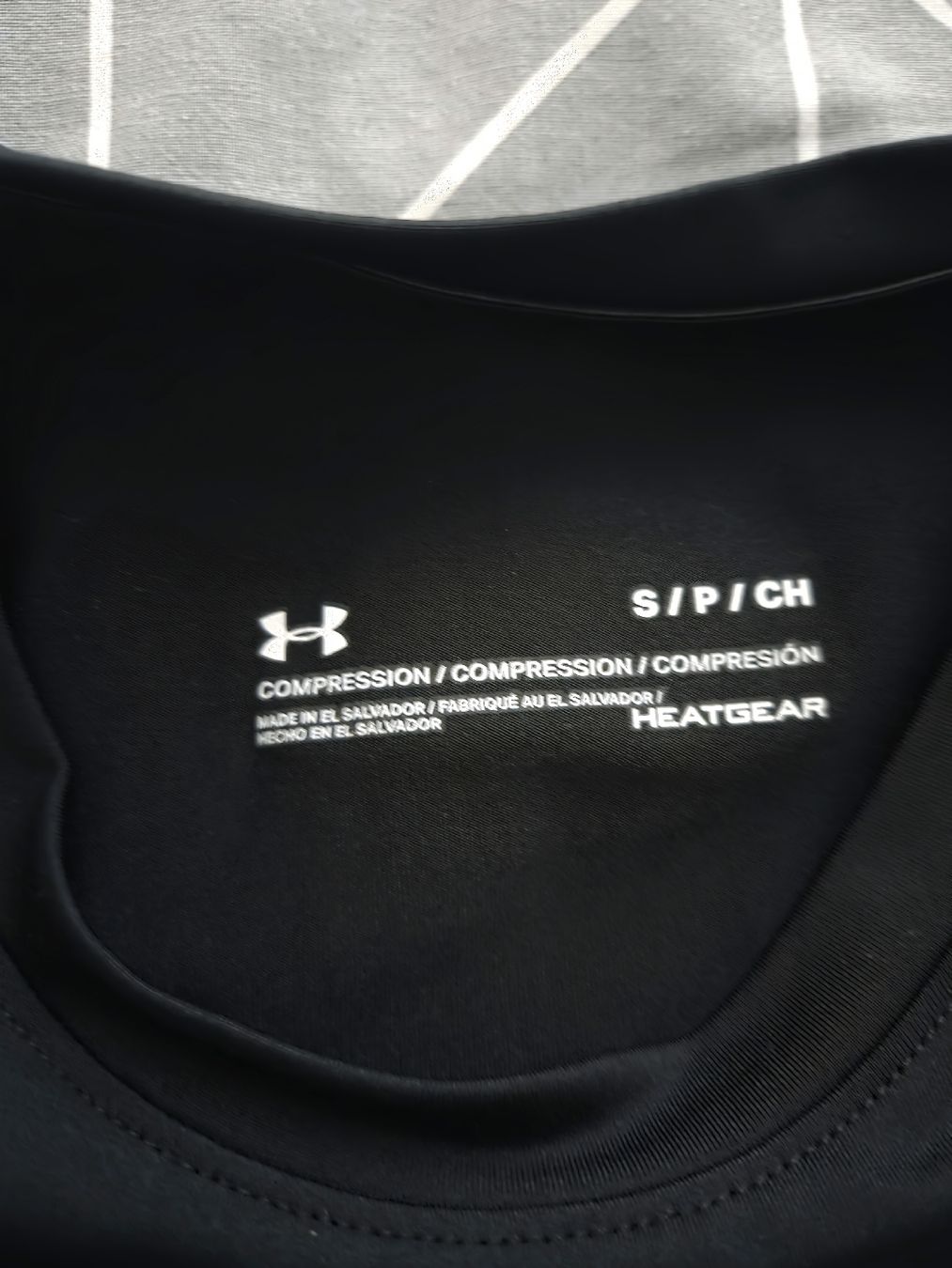 Under Armour T-Shirts: Under Armour HeatGear Compression Shirt – Neu (gemäss Beschreibung) aus Zollikofen von Vintageforyou 1