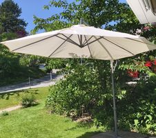 Grosser Sonnenschirm für Garten & Balkon - Beige