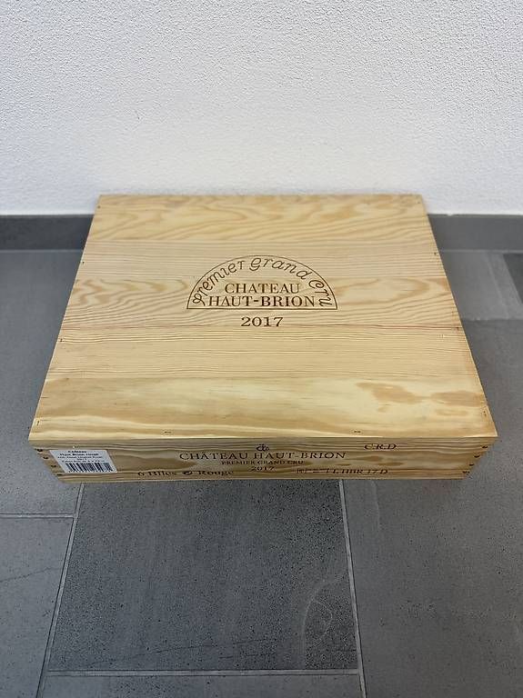 Vino: Vino Petrus e Haut Brion 2017 – Nuovo e nell'imballaggio originale da Biasca venduto da dba_8nx2 1
