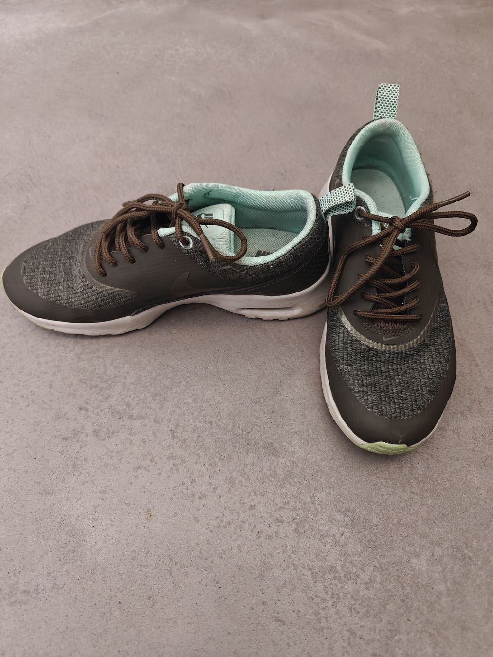 Nike Scarpe da donna: Nike Sneaker Gr. 37.5 – Usato da Aadorf venduto da NadjaNightmare 1