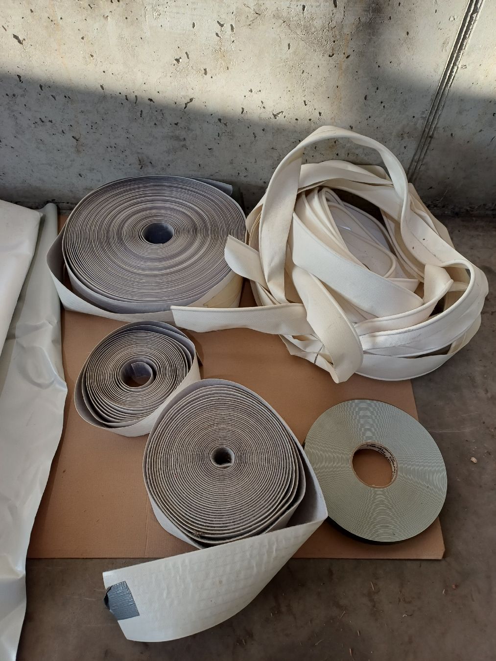 Altro: Vorzelt und Abdeckplanen Reparatur Material – Usato da Langnau b. Reiden venduto da R.port96 1