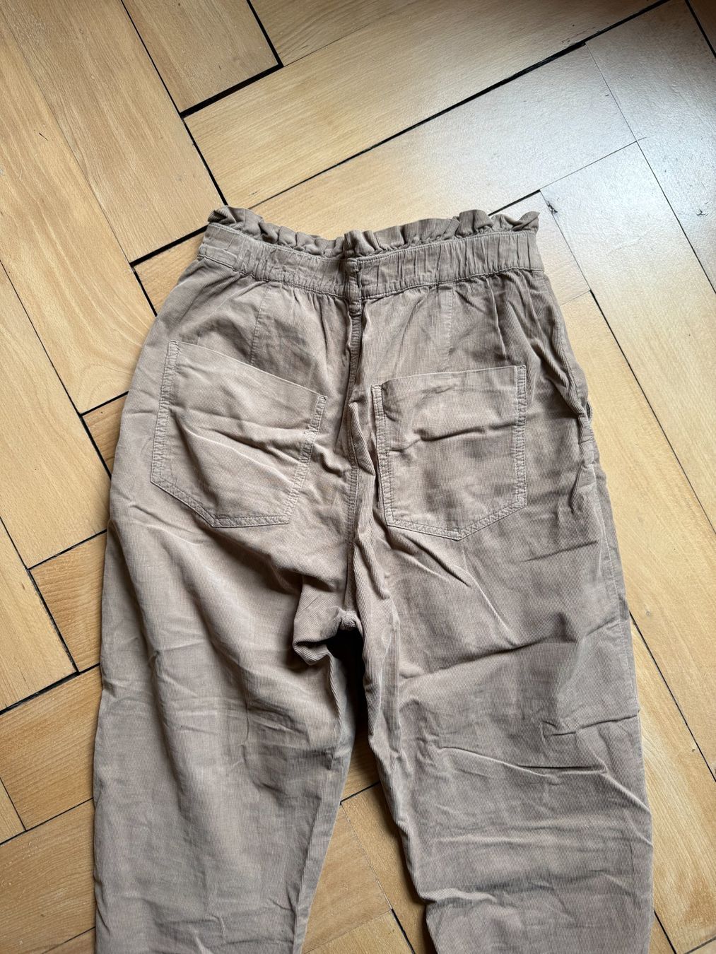 Zara Pantaloni: ZARA - Feincord Paperbag Hose hellbraun 38 – Usato da Zürich venduto da Diazaio 2