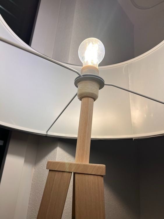 Lampade: Modern Wooden Tripod Floor Lamp – Usato da Zürich venduto da phi_2dqf 2