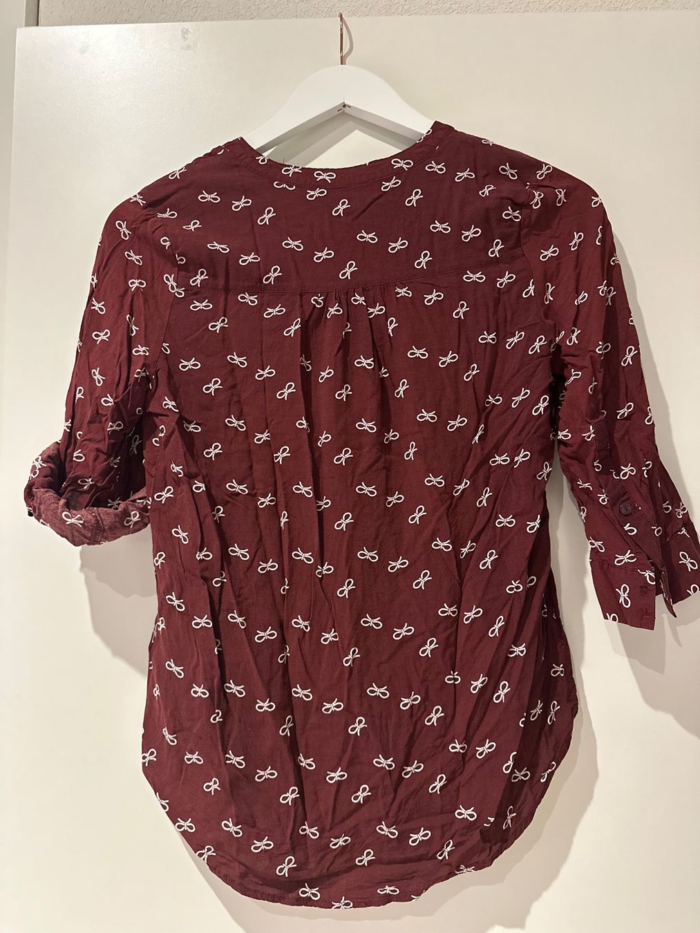 Primark Camicette: Bordeaux-rote Bluse mit Schleifen, Grösse S – Usato da Zürich venduto da cfh_cg22 2