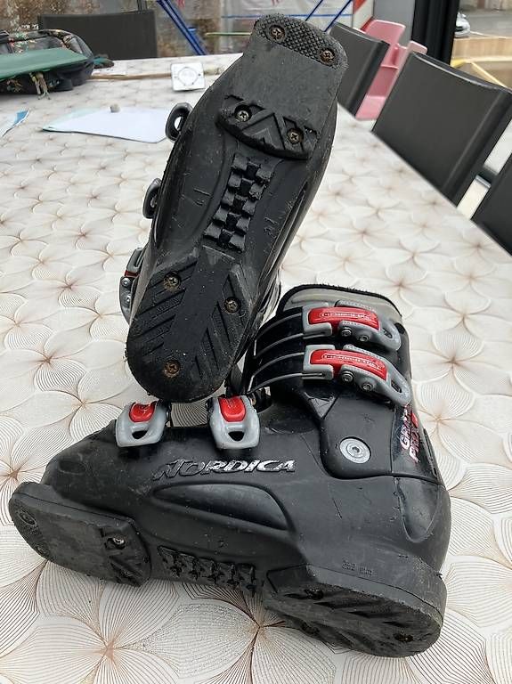 Scarpe da uomo: Chaussures de ski Nordica – Usato da Les Ponts de Martel venduto da ilyona 1