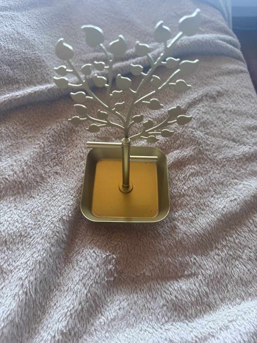 Toutes les décorations: Schmuckbaum Gold mit Schale – D'occasion à Bolligen par lee_orange 1