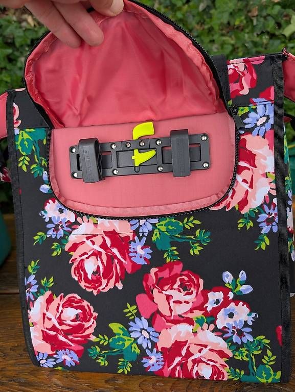 Taschen: Velotasche - Basil Blossom Roses Shopper – Gebraucht aus Muolen von eberle_r 1