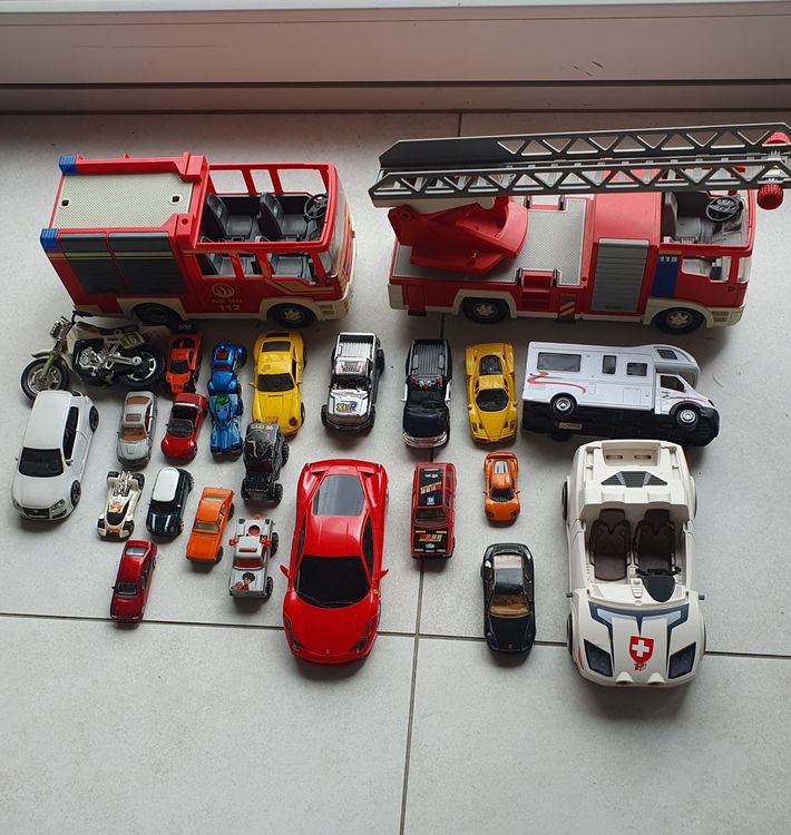 Lot De 4 Véhicules Jouets Anciens – Pompiers, Courses, Camions (vintage, Sans Marque)