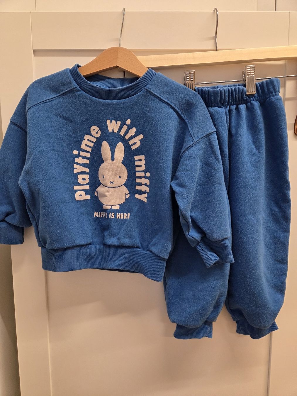 Lotti & Set di vestiti: Miffy Set / Trainer – Gr. 100 – Usato da Winterthur venduto da wwo_nn25