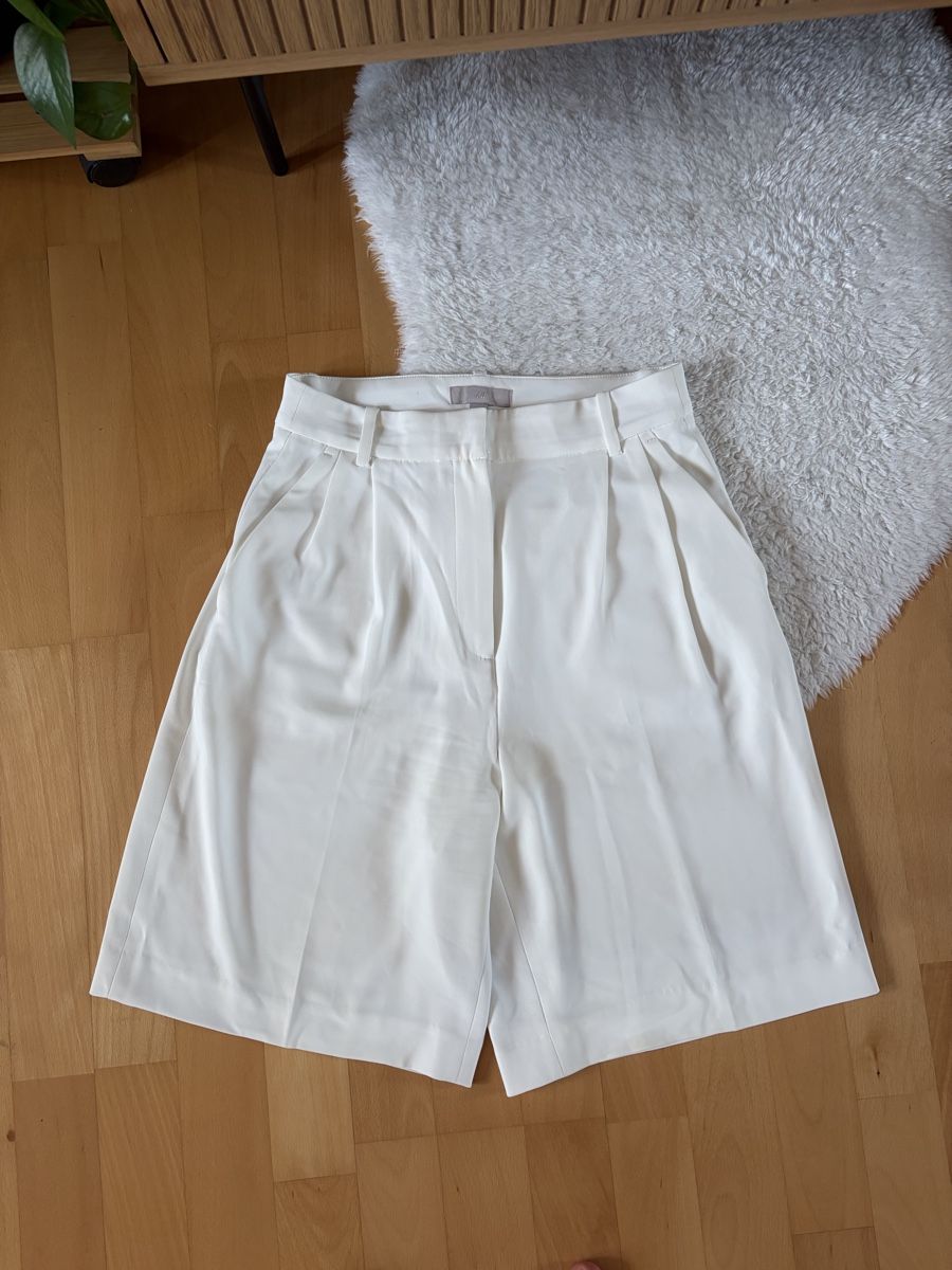 H&M Pantaloni: White H&M shorts size 38 – Usato da Zürich venduto da Abu95 5