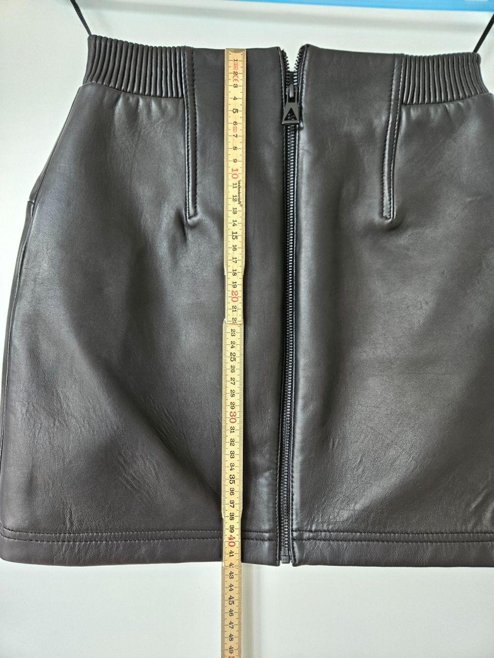 Jupes: 100% Leder Minirock (Gr 36) NEU – Neuf (Voir description) à Zürich par Aleick 1