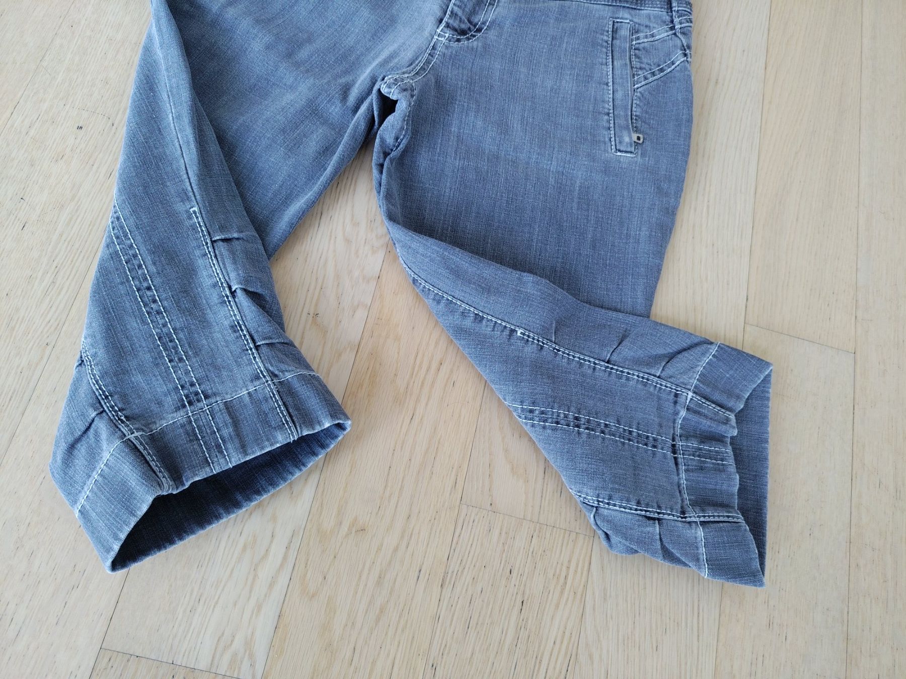 Marc Cain Jeans: Marc Cain Capri Jeans Light Grey Size N1 – Usato da Buchrain venduto da QueenyHE51 7