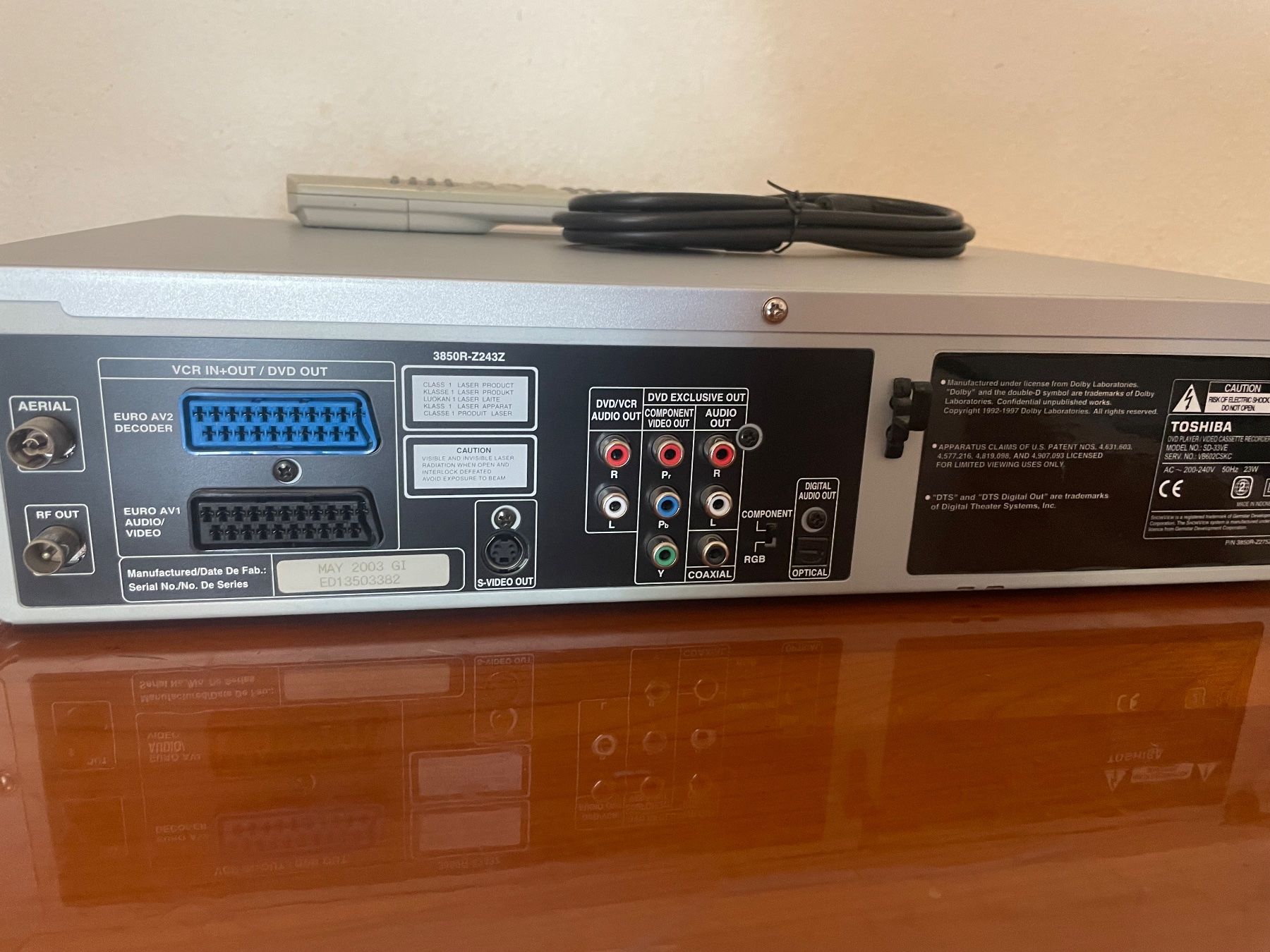 Toshiba Aufnahmegeräte: Toshiba SD-33VE VHS / DVD Kombination Mit FB – Gebraucht aus Zürich von  6