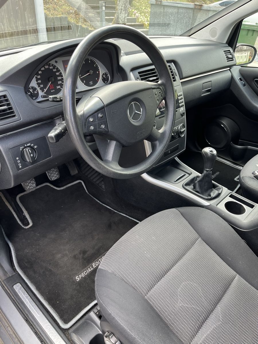 Mercedes-Benz Automobili: Mercedes Benz B170 – Usato da Luzern venduto da vuc_96p9