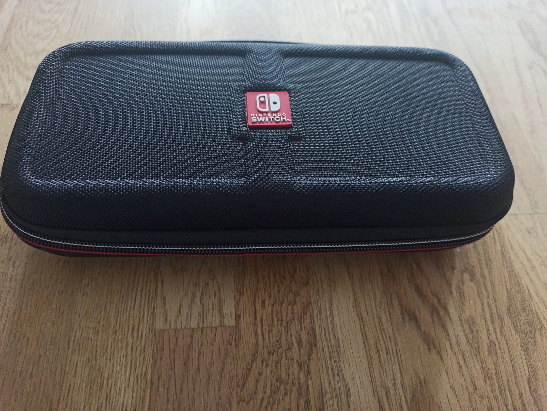Nintendo Schutzhüllen: Original Nintendo Switch Tragetasche Hardcase / Etui NSW – Gebraucht aus Oberweningen von mar_87mx 1