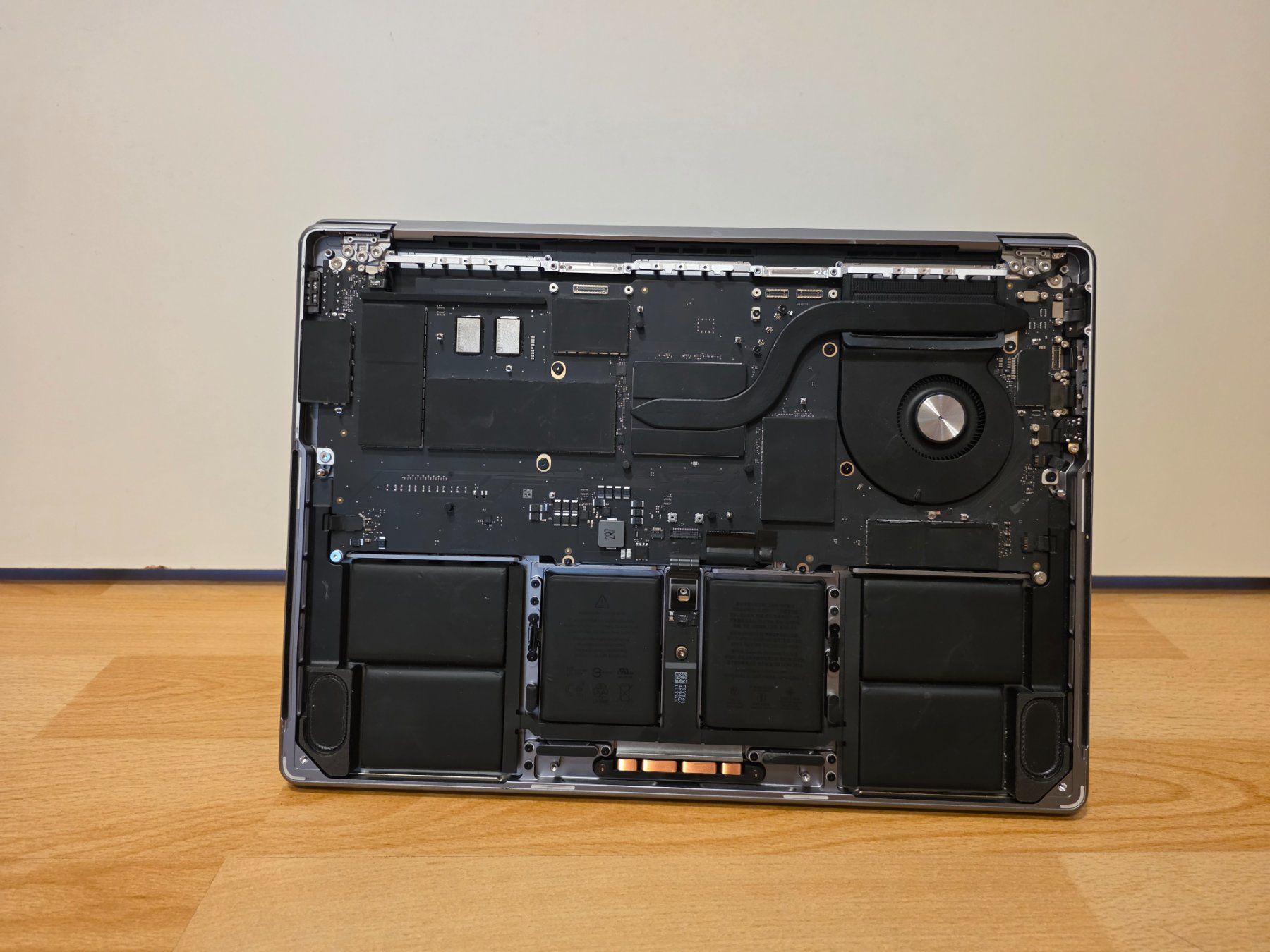 Apple Notebook: M3 Macbook pro 14" APL1201 defekt – Difettoso da Hüntwangen venduto da neo_8kqh 2