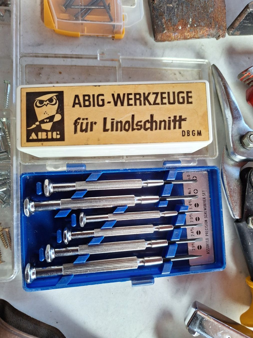 Tutti gli attrezzi: WERKZEUGSET & WENIG ZUBEHÖR – Usato da Huttwil venduto da Kunterbuntli 2