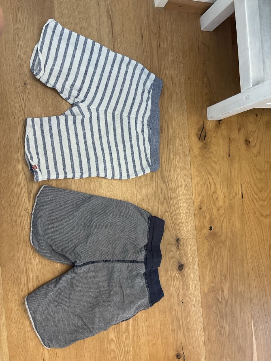 Pantaloni: Coole Jungs Shorts 122 – Usato da Jona venduto da Passionfruita 2