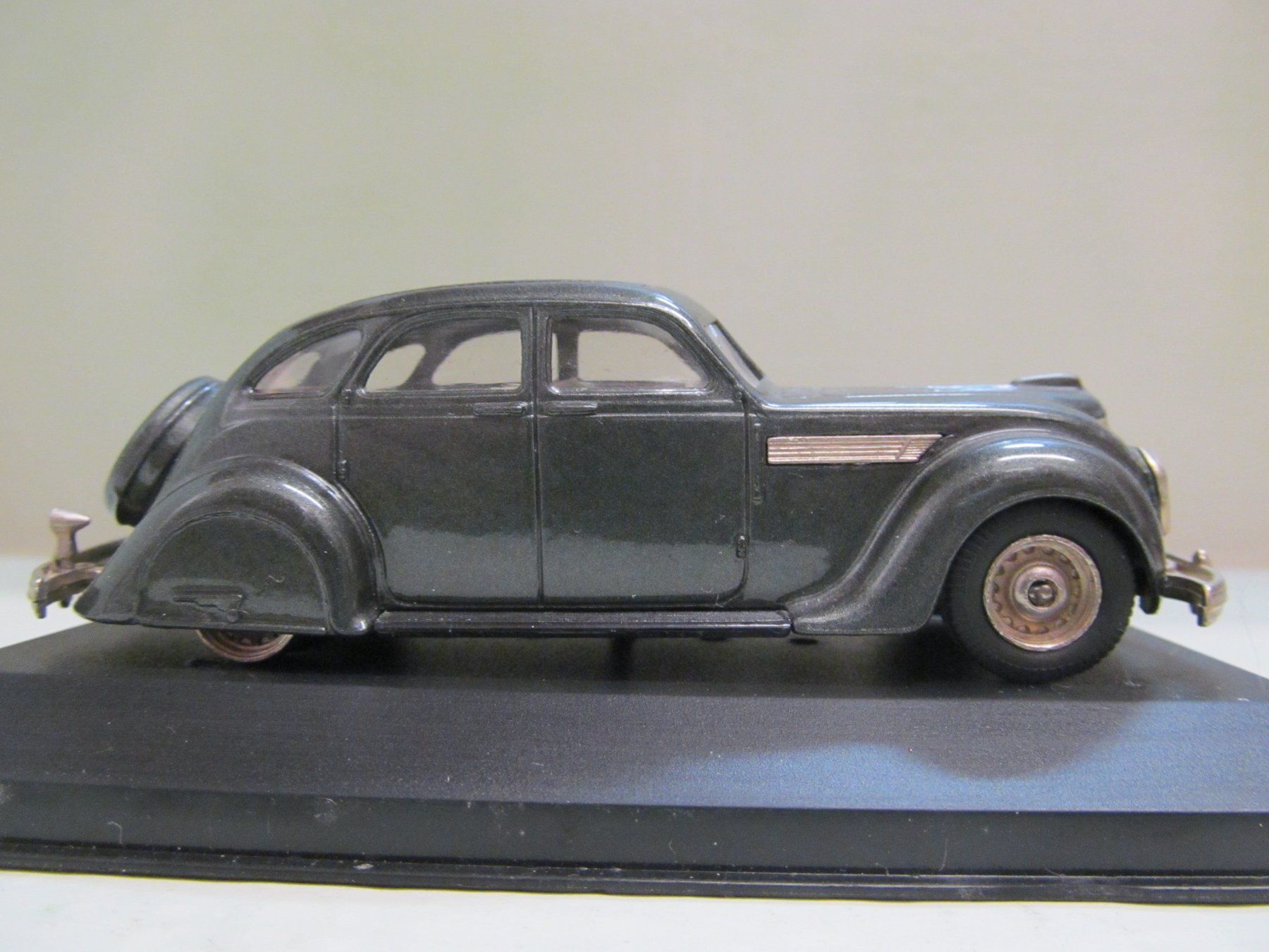 Chrysler Modellini d'auto: CHRYSLER AIRFLOW  1935    MIT VINIL DACH – Nuovo (secondo la descrizione) da Grueningen venduto da malamut56 2