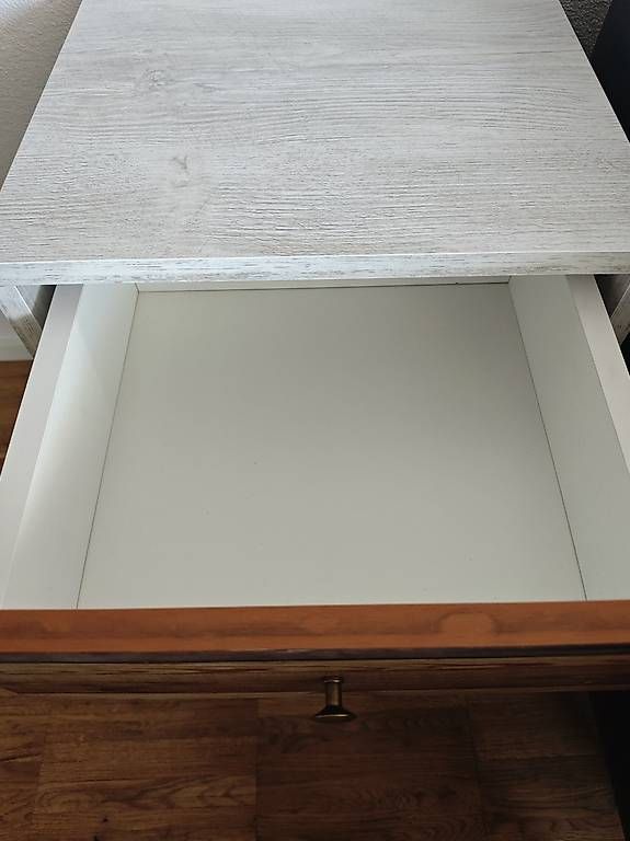 Tables de nuit: Nachttisch 1 Stk – D'occasion à Emmenbrücke par mre_9vzf 1