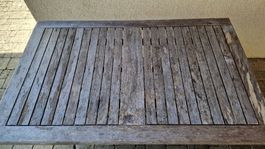 Gartentisch mit Eisengestell, zusammenklappbar