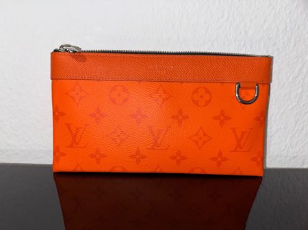 🍊Limited Edition Louis Vuitton Taigarama Pochette🍊