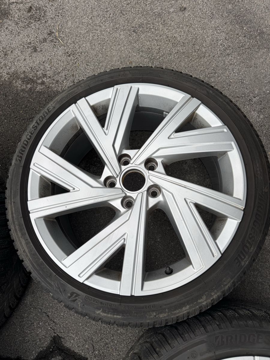 Volkswagen Pneus & Kompletträder: VW Golf VIII Winter 18 Zoll – Gebraucht aus Mollis von BSL10 4