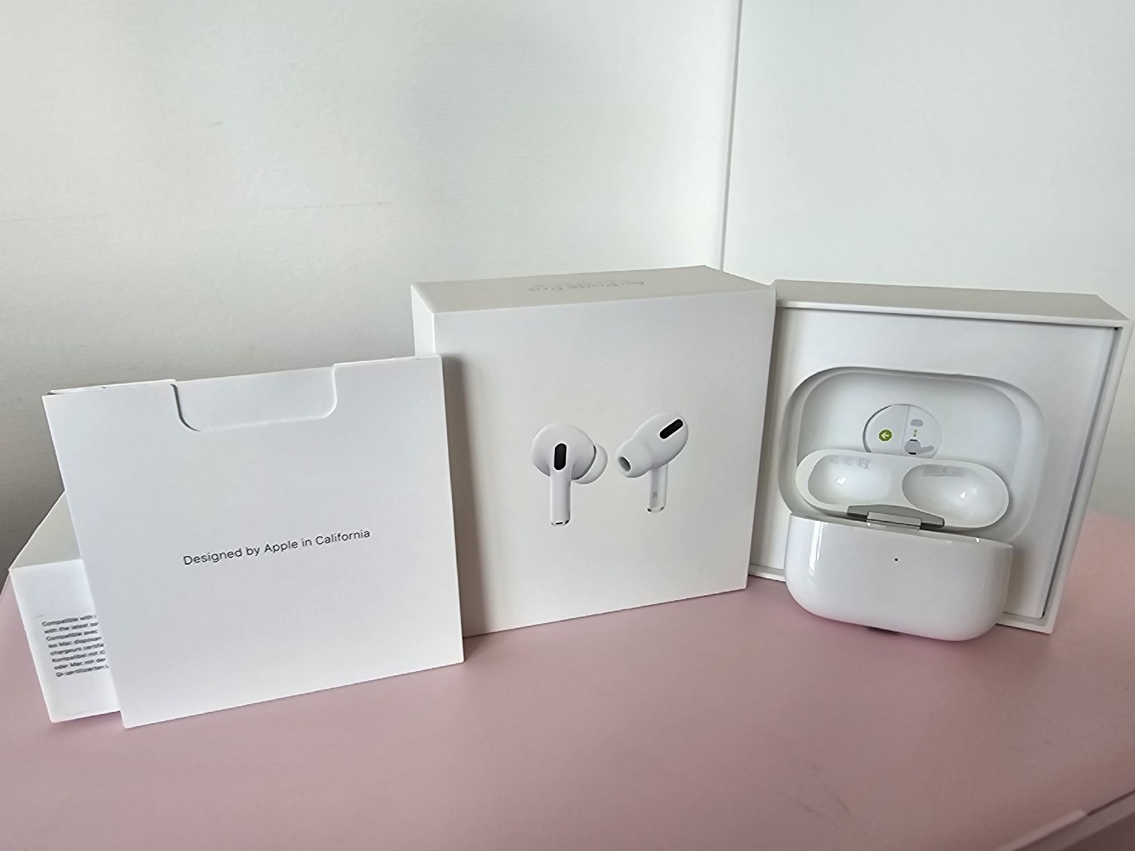 Apple Caricabatterie: Charging Case Apple AirPods Pro 1 – Usato da Fällanden venduto da Fairamay