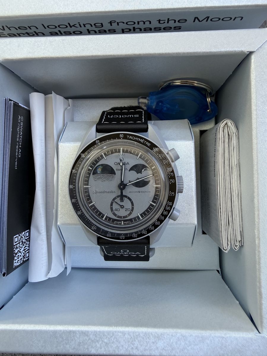 Swatch Uhren: Swatch MISSION EARTHPHASE – Neu und originalverpackt aus Sierre von val_tc8d 1