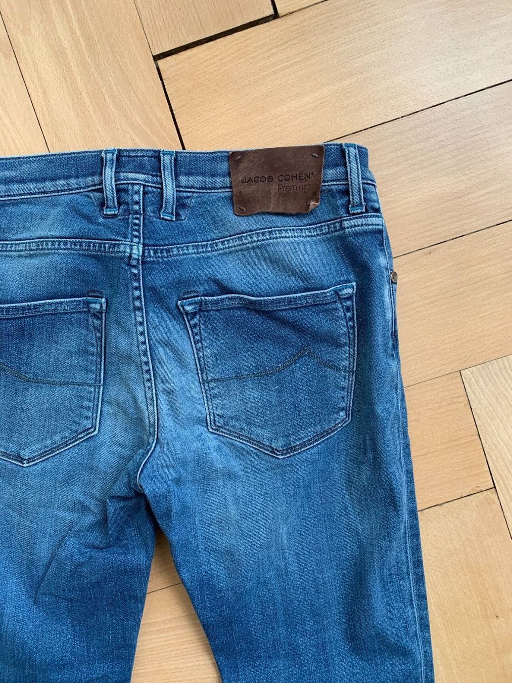 Jeans: JACOB COHEN - Jeans blau 36 – Usato da Zürich venduto da Diazaio 3