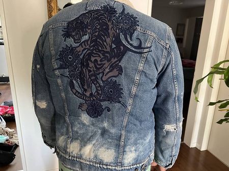 Guess Jeansjacke mit Sherpa-/Teddy-Futter