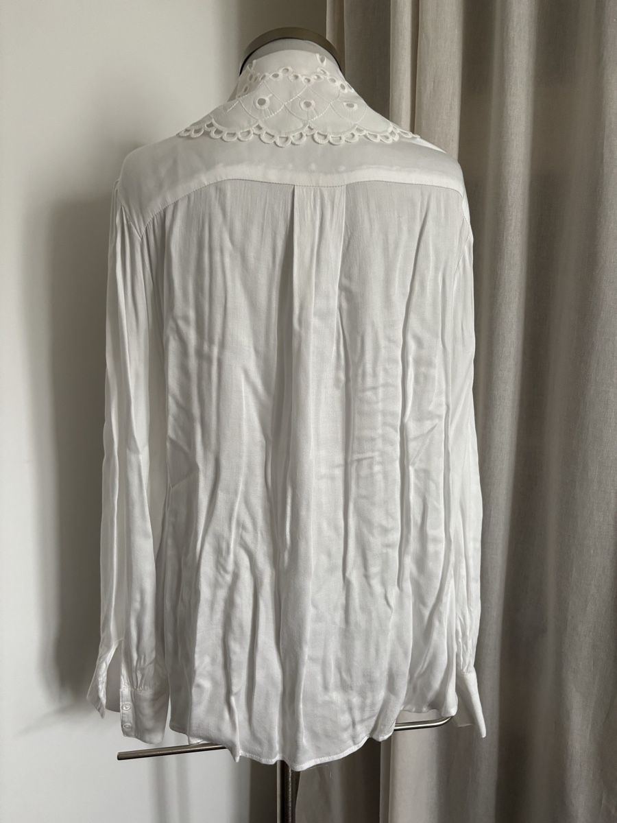 Blusen: Weisse Bluse mit Spitzenkragen Gr. L – Neu (gemäss Beschreibung) aus Bäretswil von Viechel 1