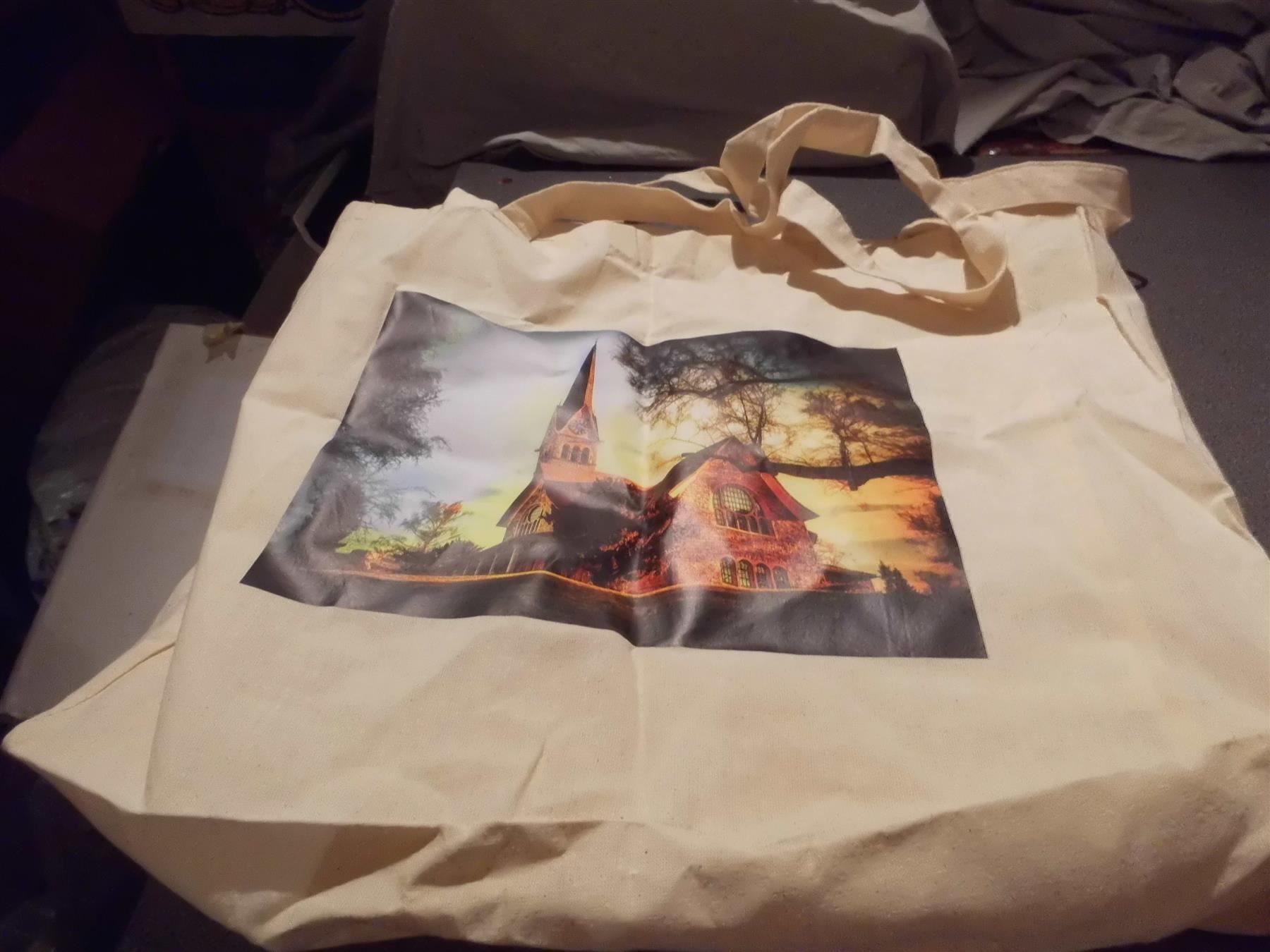 Borse: Tasche mit Bild Kirche Oerlikon, beige – Usato da Zürich venduto da Motzkuh