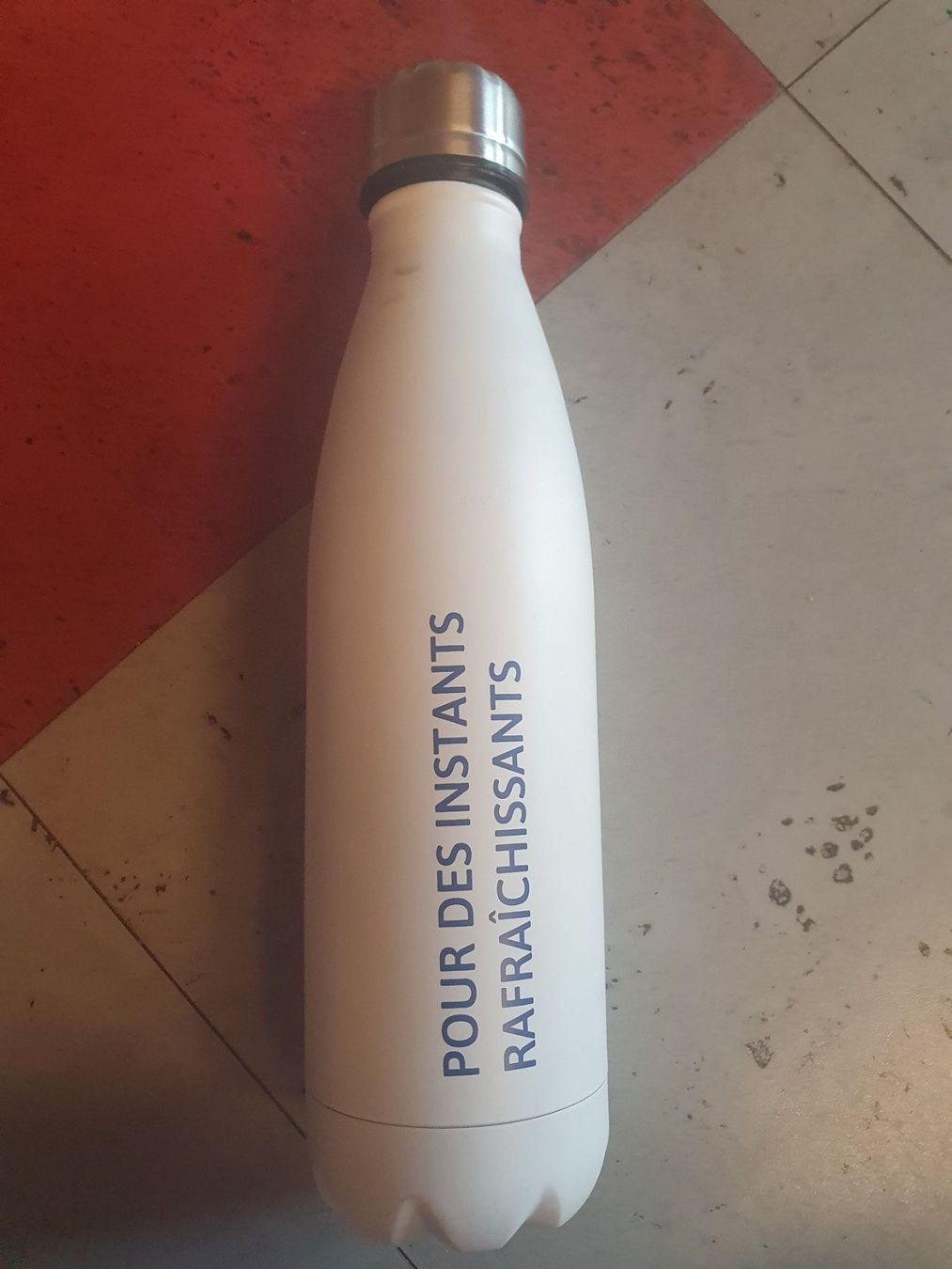 Borracce & Thermos: Trinkflasche – Usato da Moosseedorf venduto da Sonnenschein.. 1