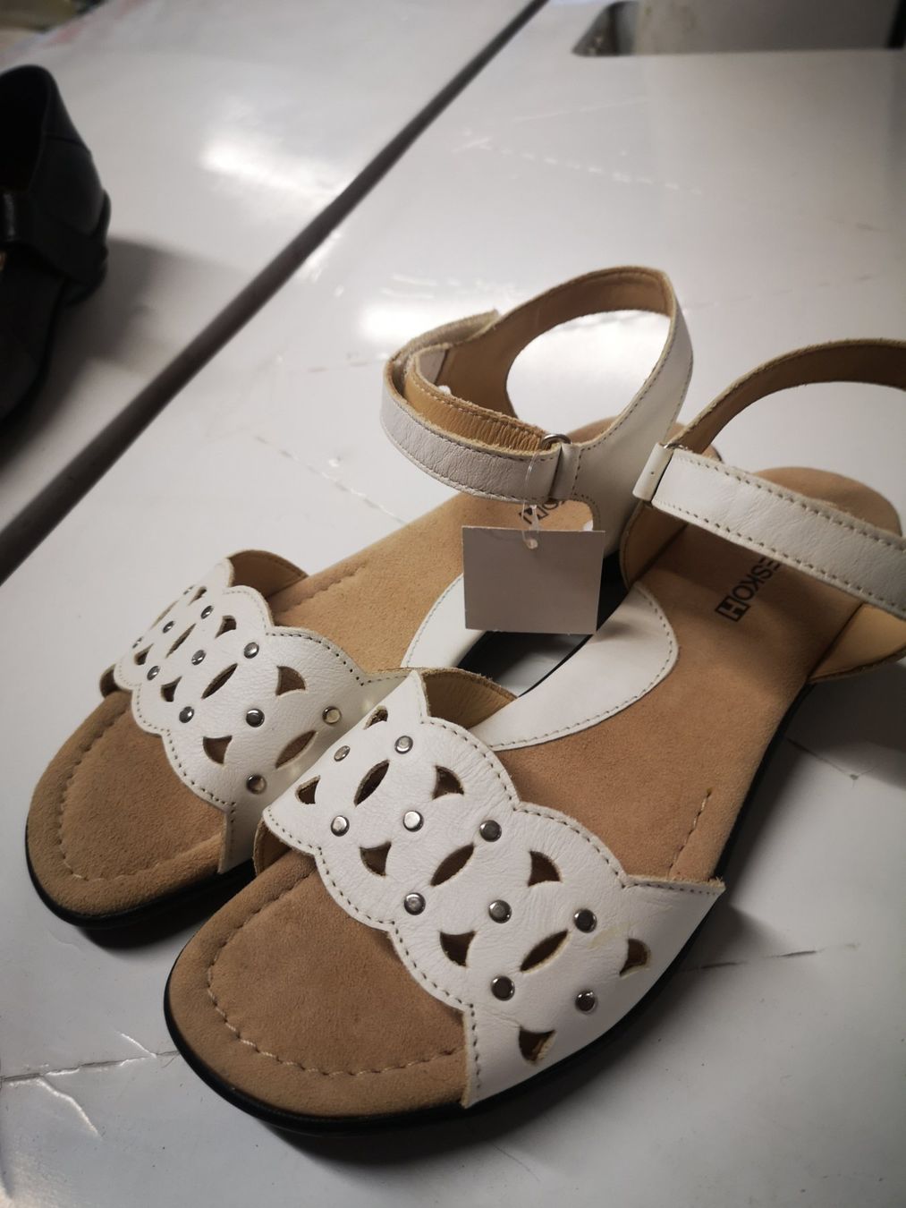 Helvesko Damenschuhe: Helvesko – Neu und originalverpackt aus Möhlin von Highwaytom