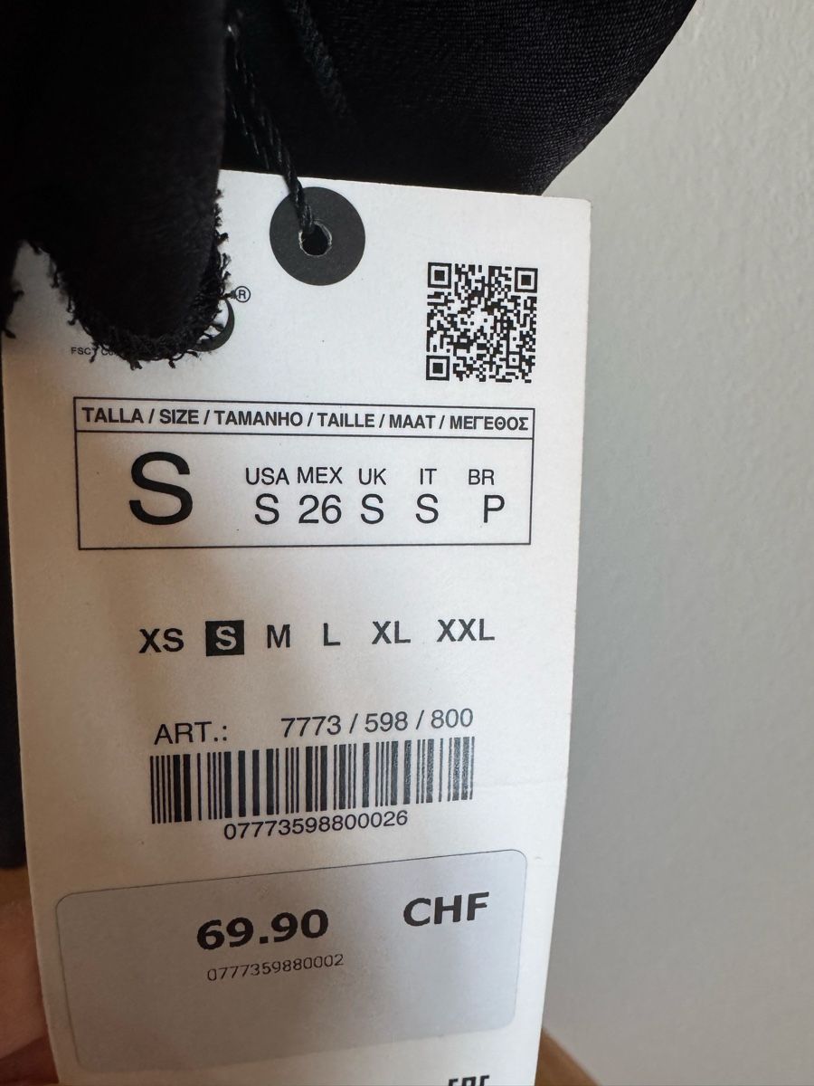 Zara Vestiti: Rose  Zara noir satiné, taille S – Nuovo e nell'imballaggio originale da Chardonne venduto da val_cls8 1