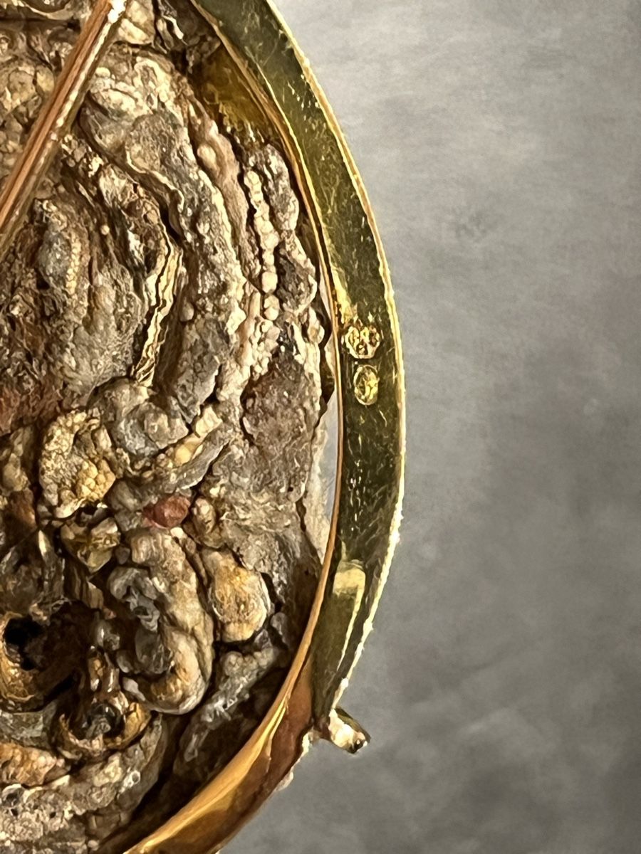 Broschen & Nadeln: Brosche mit Achat und Goldfassung, guter Zustand – Gebraucht aus Rüti ZH von Walti0 2