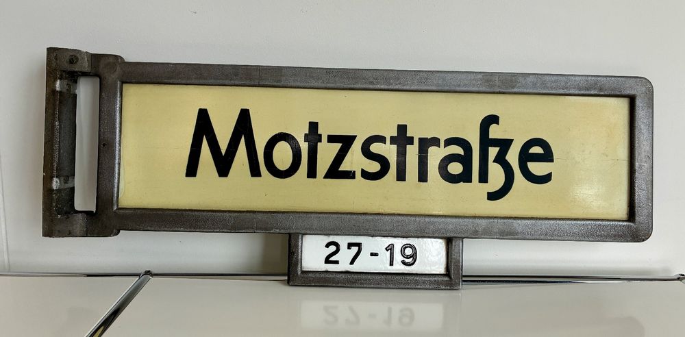 Ecriteaux: Strassenschild Motzstrasse Berlin Rarität, Sammler 82x30cm – D'occasion à Zürich par tersus1981