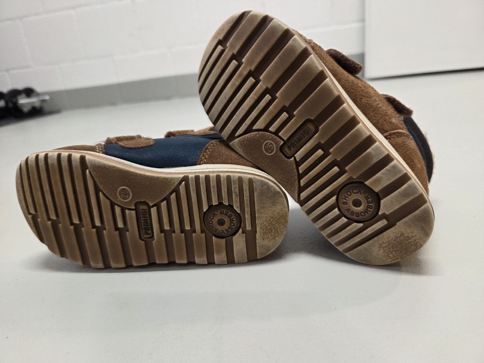 Primigi Chaussures garçon: Winterschuh Gr. 25 – D'occasion à Latterbach par CamperThes 1
