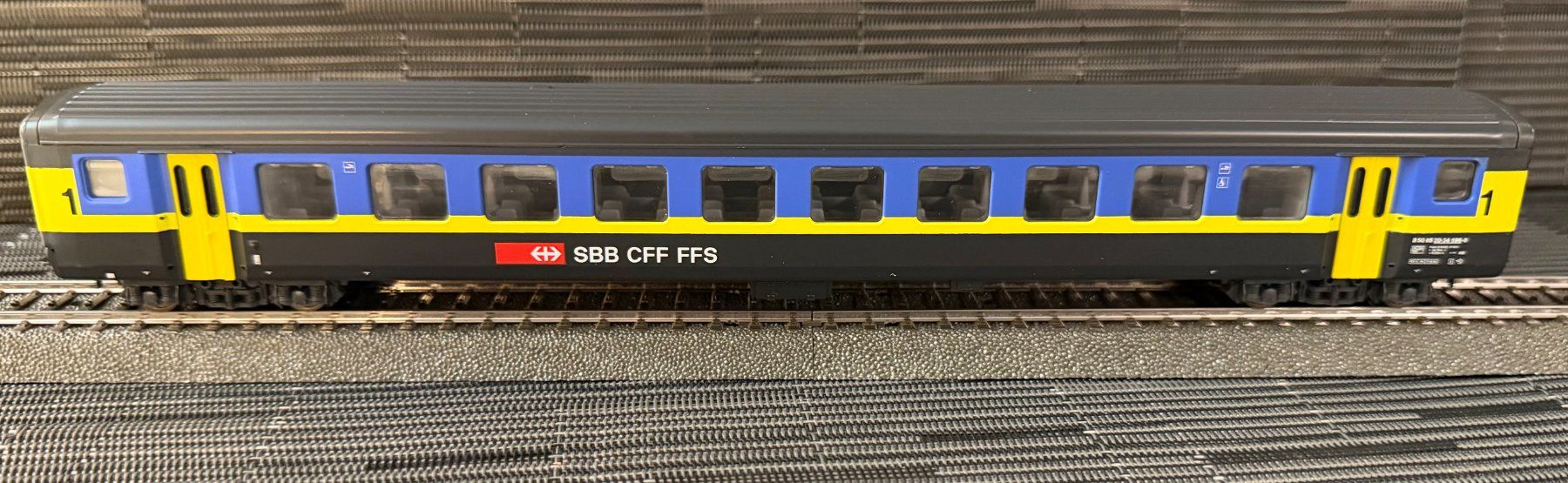 Roco Modellini di ferrovie: Roco H0 SBB EW II Interregio Prototyp, Top Zustand – Nuovo (secondo la descrizione) da Wallisellen venduto da rfl_w2tj