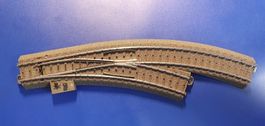 Märklin 24672 C-Gleis El. Bogenweiche rechts mit Bel.