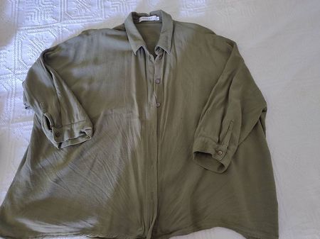 Olivefarbene Bluse Misley Grösse S Weiter/oversize Schnitt
