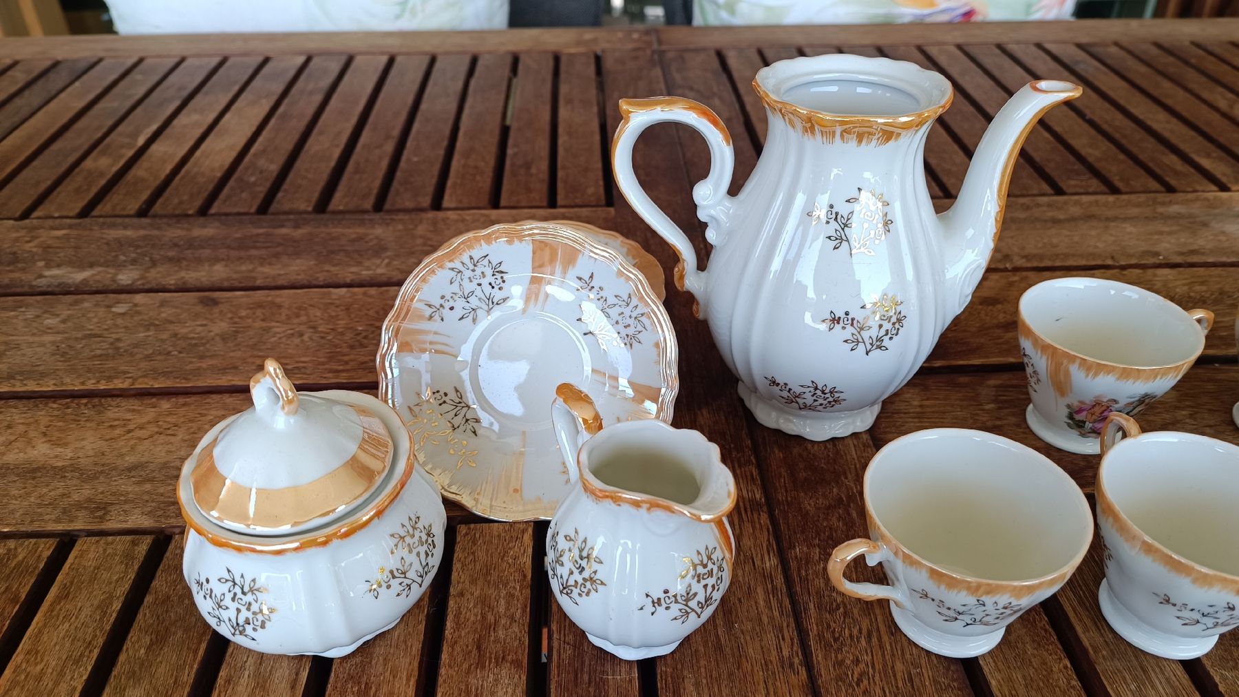 Set di piatti: LETZTANGEBOT: Romantisches Kaffeeservice 6-teilig – Usato da Baden venduto da zuppel 6