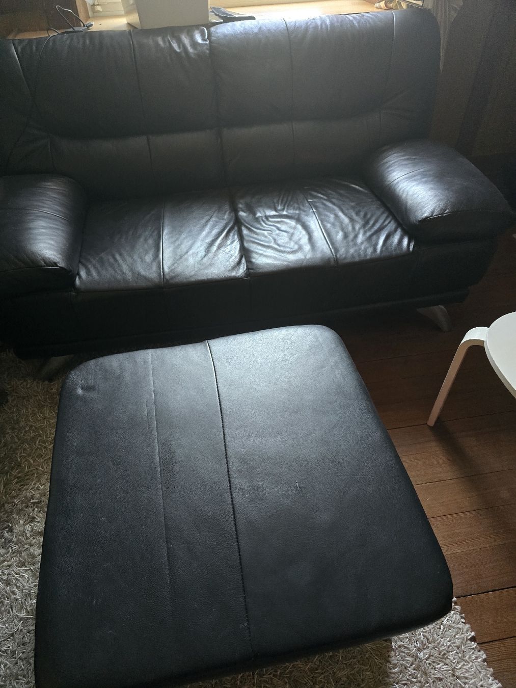 Sofas: Echtleder Sofas 2er &3er und Beinablage – D'occasion à Frauenfeld par deno_4161 2