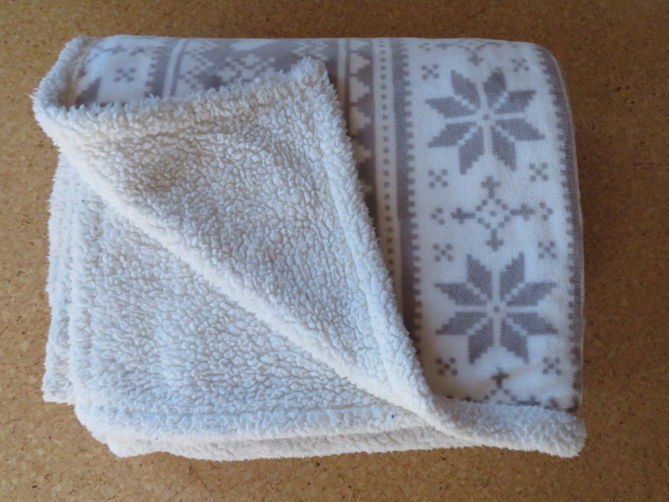 Coperte: Kuscheldecke, grau/weiss – Usato da Zezikon venduto da des_8ct6 1