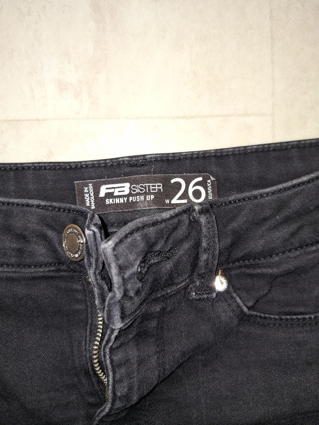 Pantaloni: Schwarze Damenhosen - Grösse 26 – Usato da Marbach LU venduto da antanarivo 1