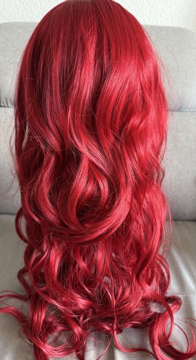 Perücken: Rote Langhaarperücke mit Locken – Neu (gemäss Beschreibung) aus Biberist von KJOVPS 2